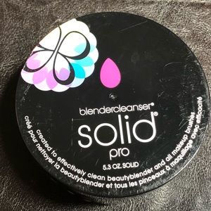 BNIB BeautyBlender Solid PRO